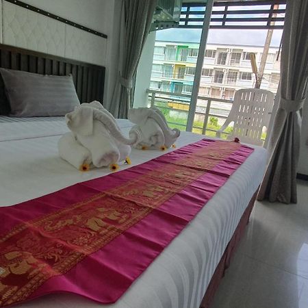 At Home Hotel Patong Exterior foto