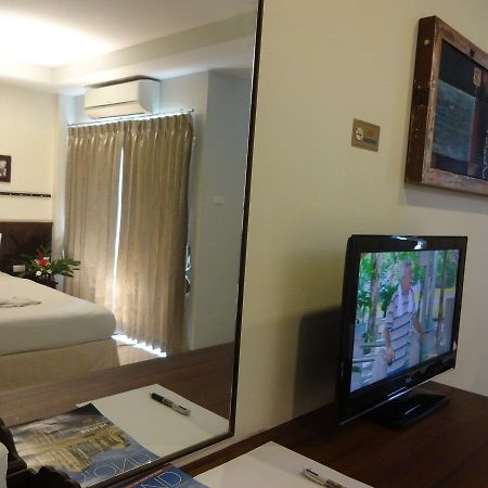 At Home Hotel Patong Exterior foto