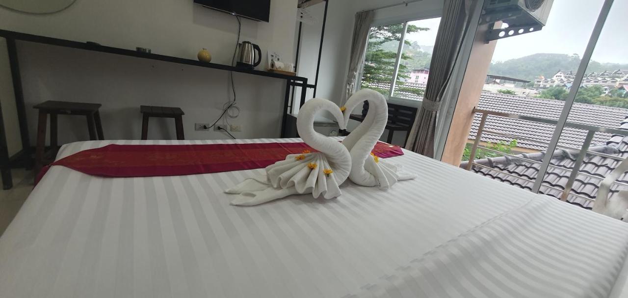 At Home Hotel Patong Exterior foto