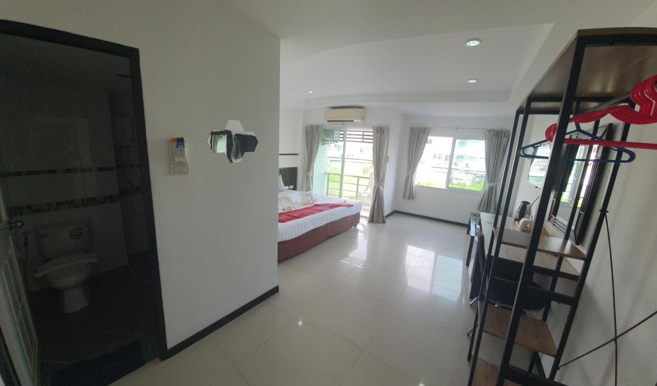 At Home Hotel Patong Exterior foto