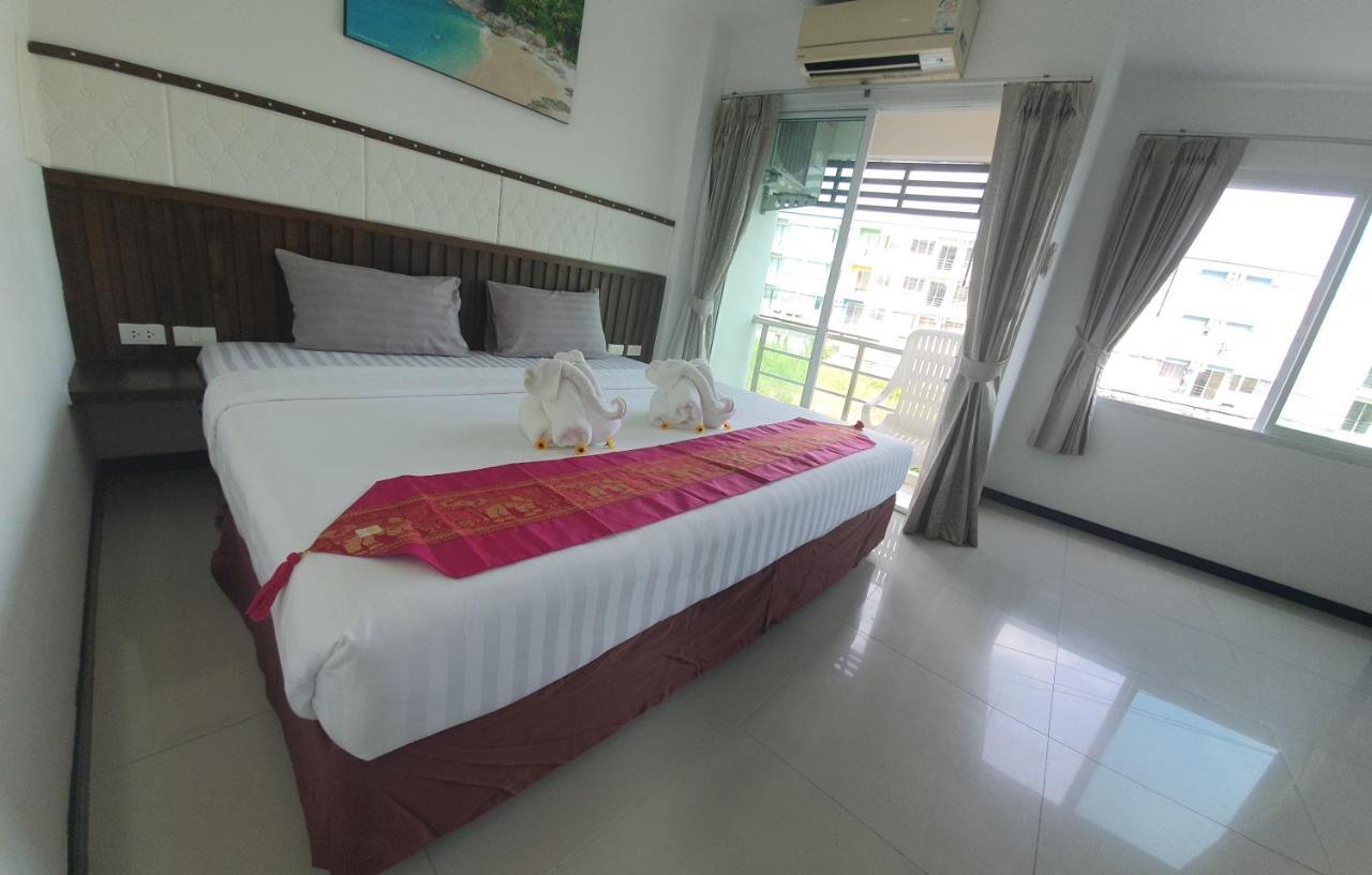 At Home Hotel Patong Exterior foto