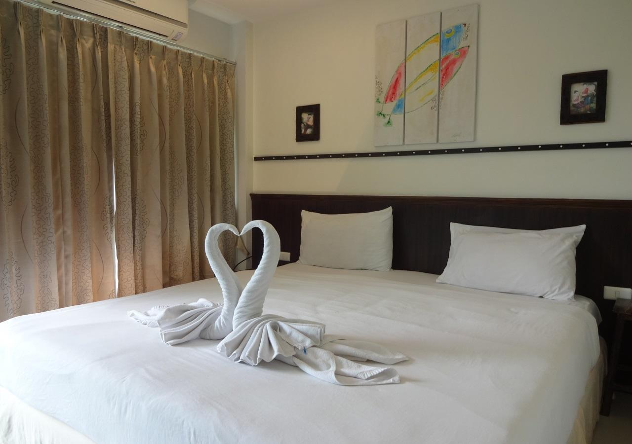 At Home Hotel Patong Exterior foto