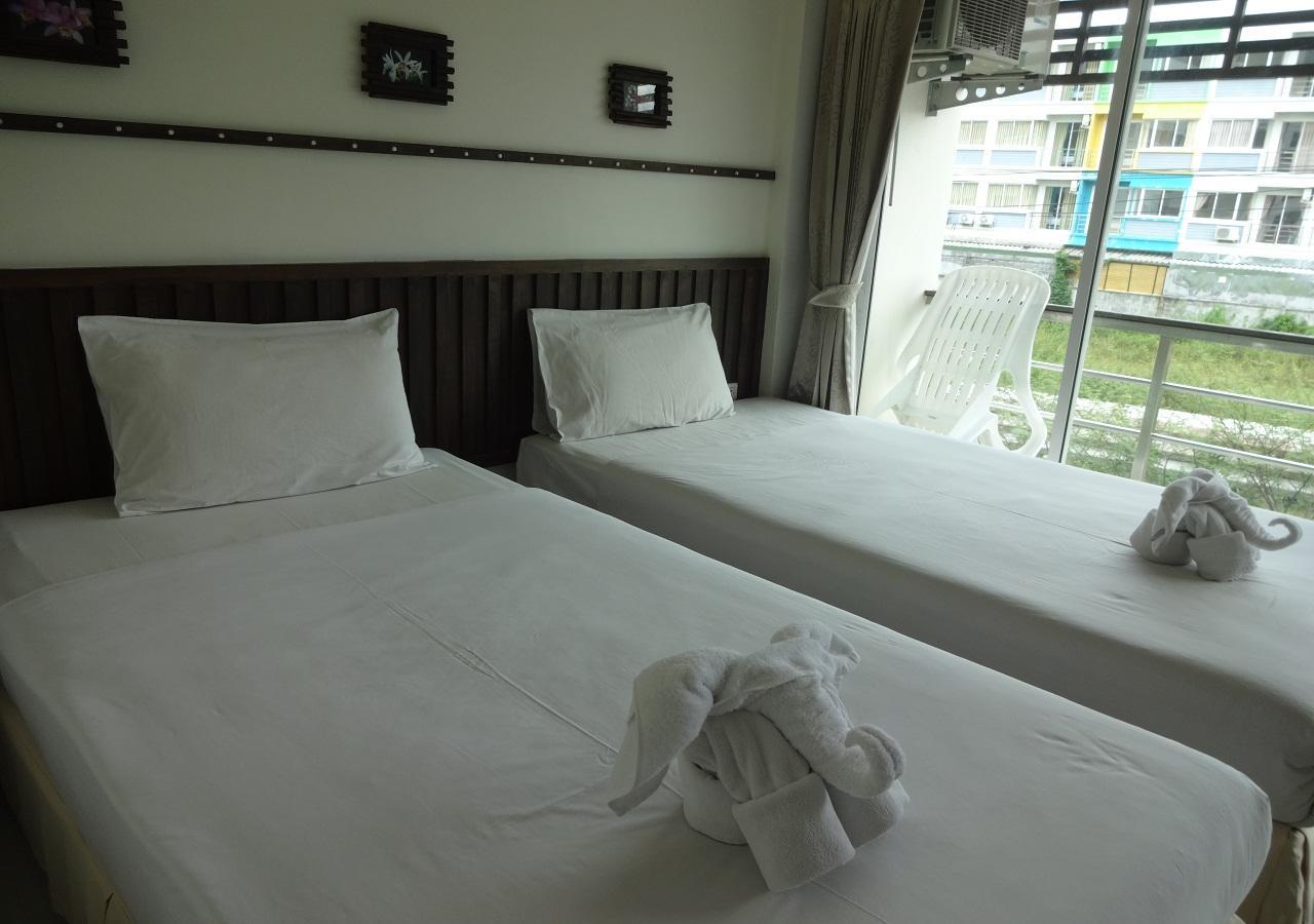 At Home Hotel Patong Exterior foto